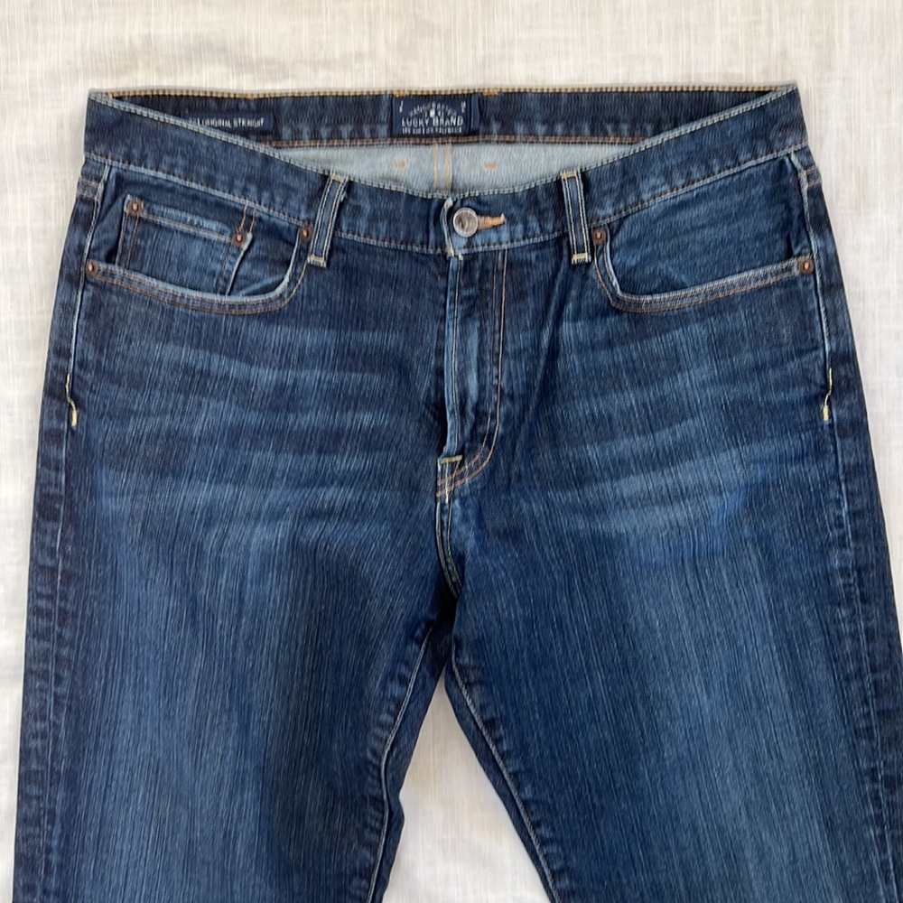 Men Lucky Brand 221 Original Straight jeans. Size 36W / 34L. - Picture 4 of 10